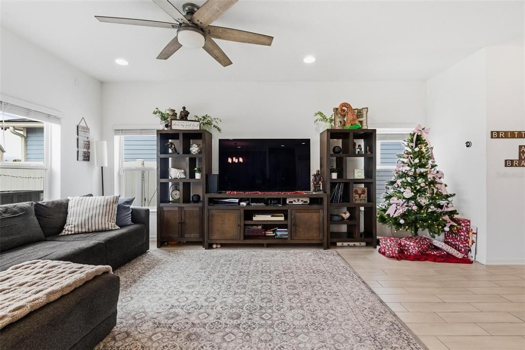 待售: $419,000 (3 贝兹, 2 浴室, 1968 平方英尺)