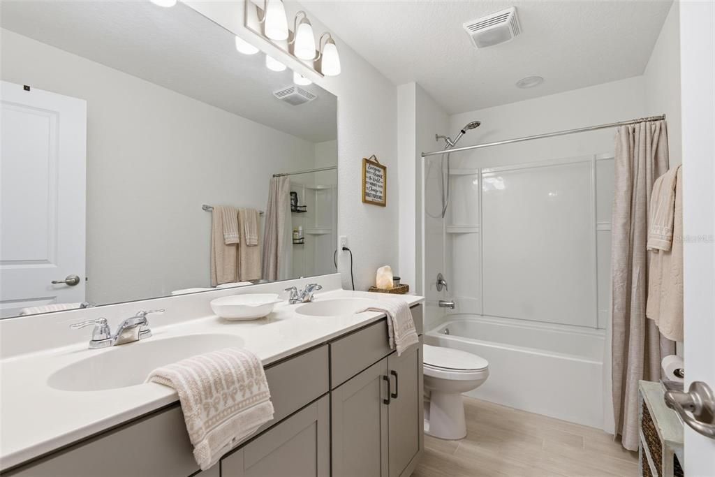 待售: $419,000 (3 贝兹, 2 浴室, 1968 平方英尺)