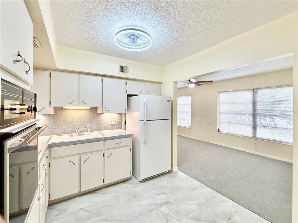 出租: $1,600 (2 贝兹, 2 浴室, 1100 平方英尺)