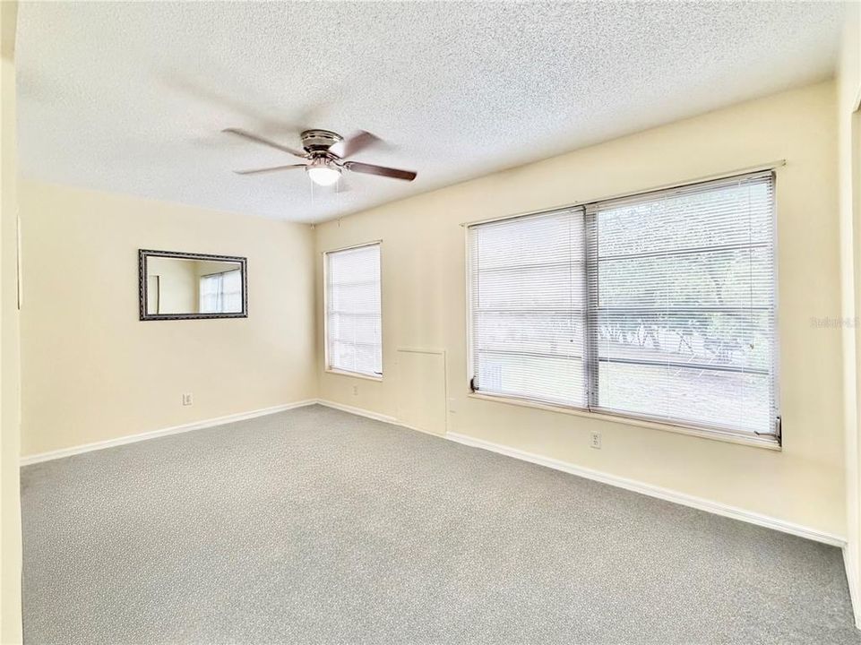 出租: $1,600 (2 贝兹, 2 浴室, 1100 平方英尺)