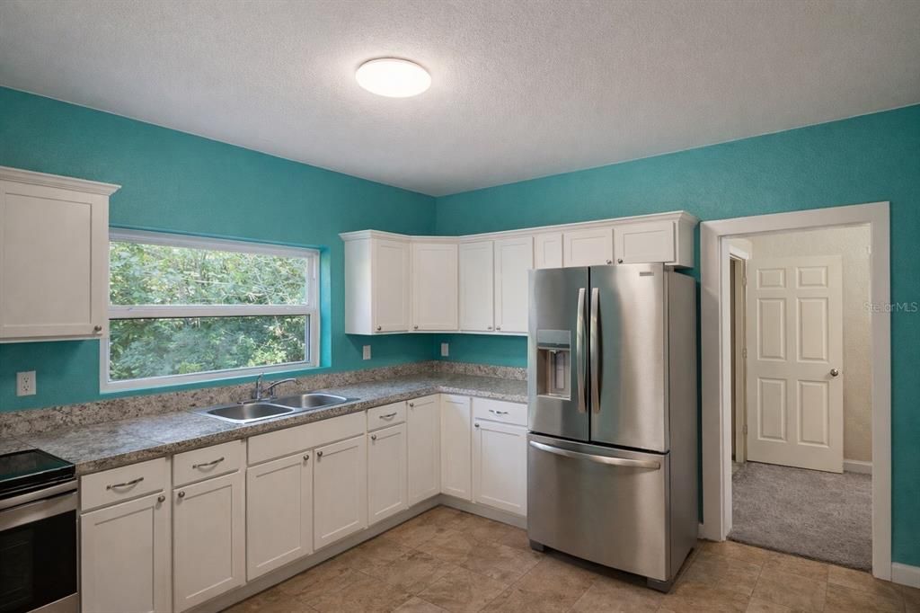 For Rent: $1,850 (2 beds, 1 baths, 924 Square Feet)