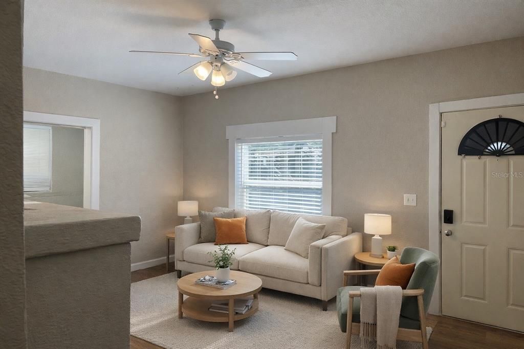 For Rent: $1,850 (2 beds, 1 baths, 924 Square Feet)