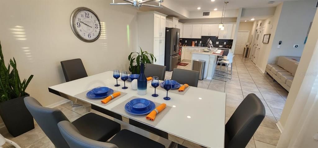 待售: $289,900 (2 贝兹, 2 浴室, 1186 平方英尺)