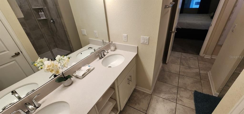 待售: $289,900 (2 贝兹, 2 浴室, 1186 平方英尺)