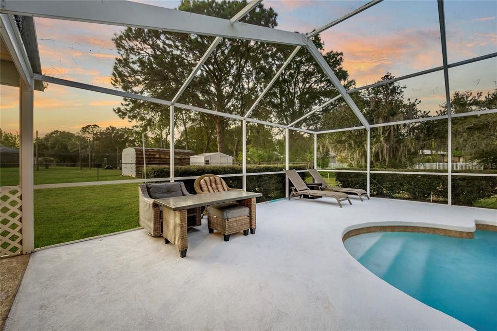 На продажу: $675,000 (4 спален, 2 ванн, 2035 Квадратных фут)