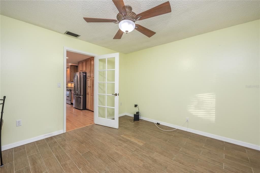 На продажу: $675,000 (4 спален, 2 ванн, 2035 Квадратных фут)