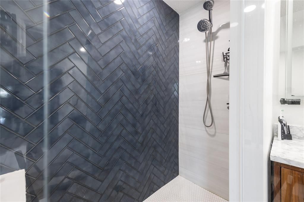 На продажу: $675,000 (4 спален, 2 ванн, 2035 Квадратных фут)