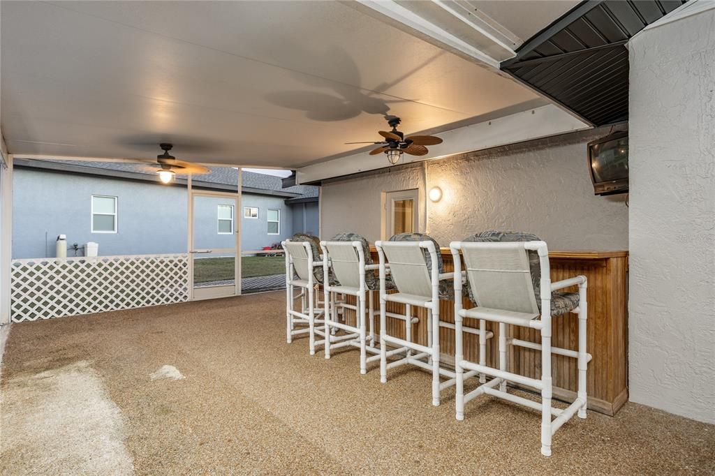 На продажу: $675,000 (4 спален, 2 ванн, 2035 Квадратных фут)