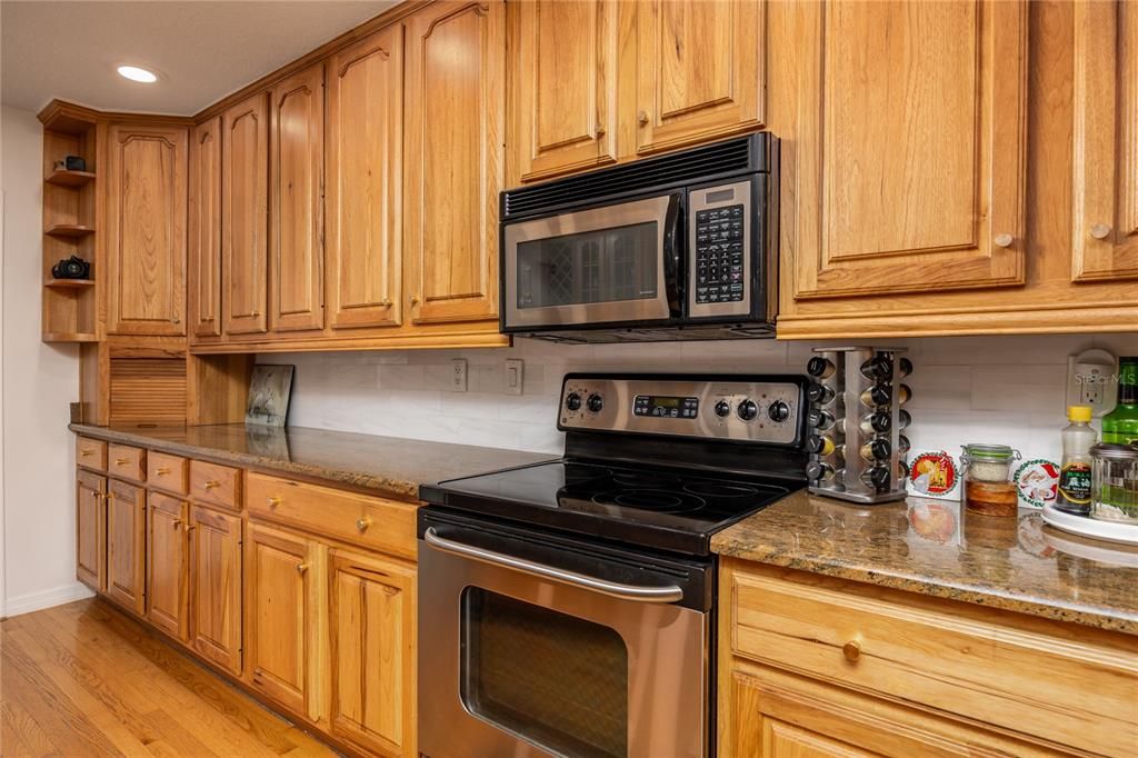 На продажу: $675,000 (4 спален, 2 ванн, 2035 Квадратных фут)