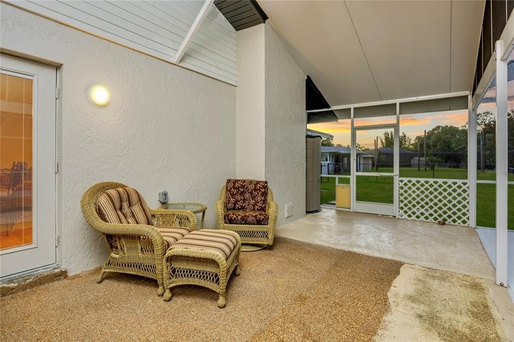 На продажу: $675,000 (4 спален, 2 ванн, 2035 Квадратных фут)