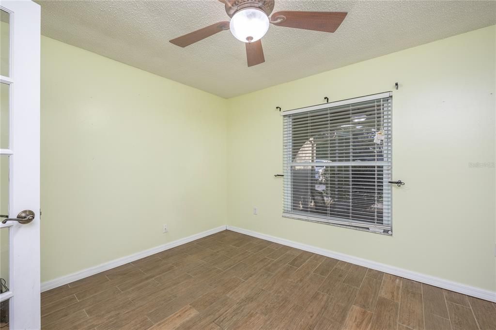 На продажу: $675,000 (4 спален, 2 ванн, 2035 Квадратных фут)