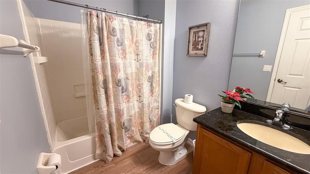 En Venta: $359,900 (4 camas, 2 baños, 1636 Pies cuadrados)