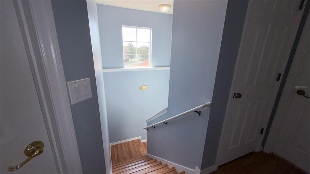 En Venta: $359,900 (4 camas, 2 baños, 1636 Pies cuadrados)