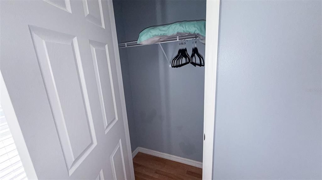 En Venta: $359,900 (4 camas, 2 baños, 1636 Pies cuadrados)