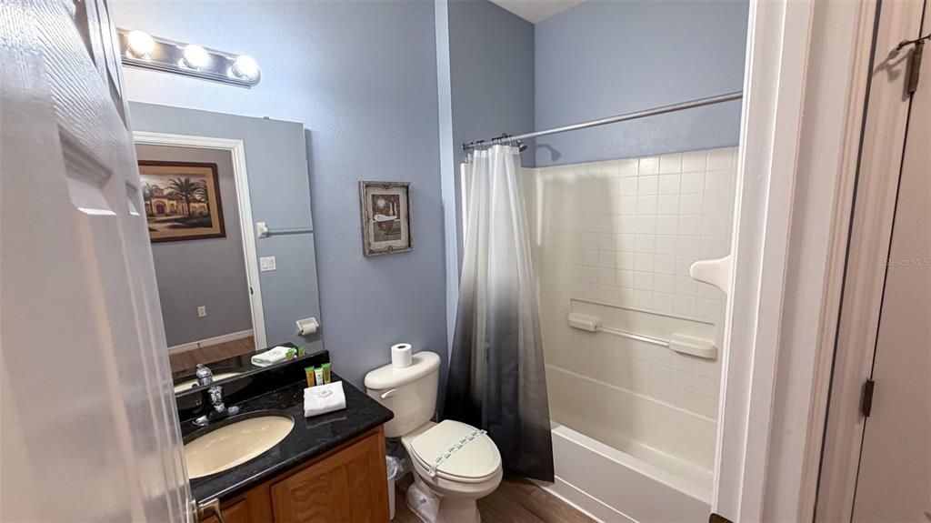 En Venta: $359,900 (4 camas, 2 baños, 1636 Pies cuadrados)