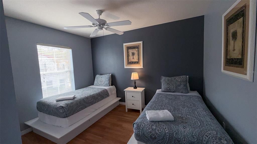 En Venta: $359,900 (4 camas, 2 baños, 1636 Pies cuadrados)