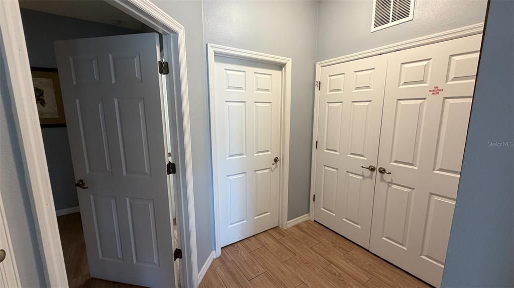 En Venta: $359,900 (4 camas, 2 baños, 1636 Pies cuadrados)