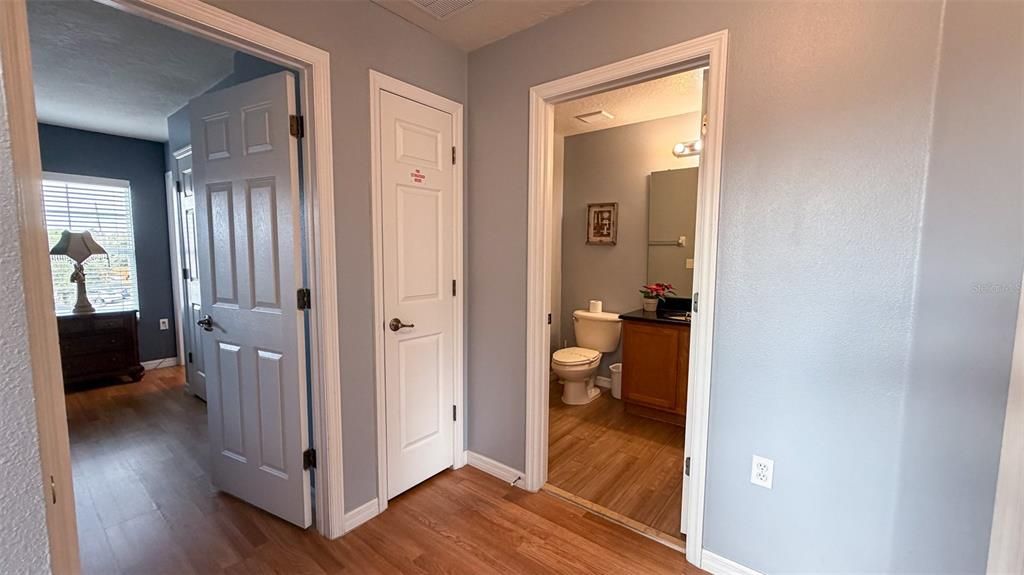 En Venta: $359,900 (4 camas, 2 baños, 1636 Pies cuadrados)