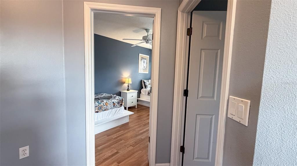 En Venta: $359,900 (4 camas, 2 baños, 1636 Pies cuadrados)