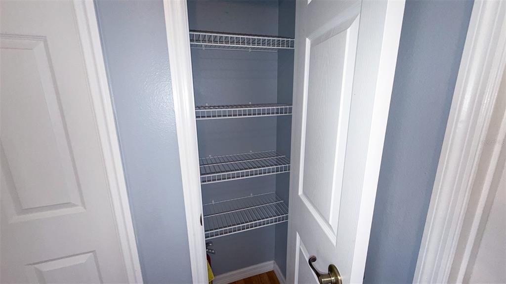 En Venta: $359,900 (4 camas, 2 baños, 1636 Pies cuadrados)