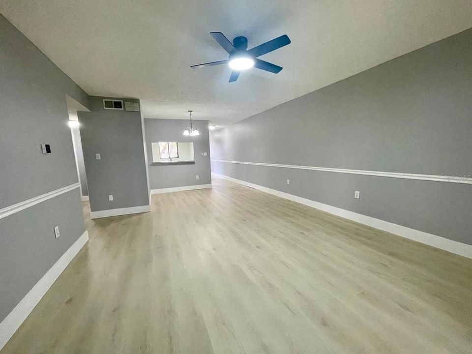 出租: $2,000 (2 贝兹, 2 浴室, 1075 平方英尺)