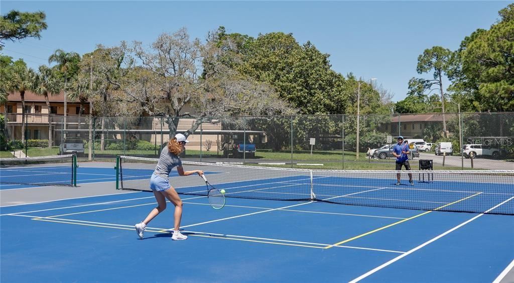 出租: $2,000 (2 贝兹, 2 浴室, 1075 平方英尺)