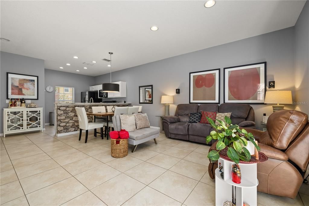 For Sale: $319,990 (3 beds, 2 baths, 1470 Square Feet)