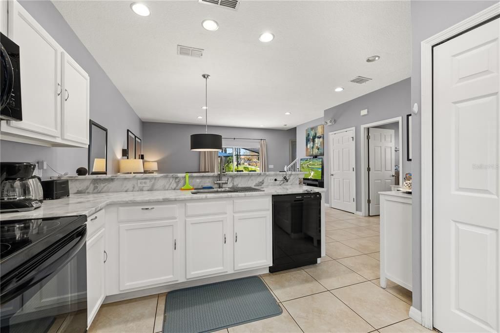 For Sale: $319,990 (3 beds, 2 baths, 1470 Square Feet)