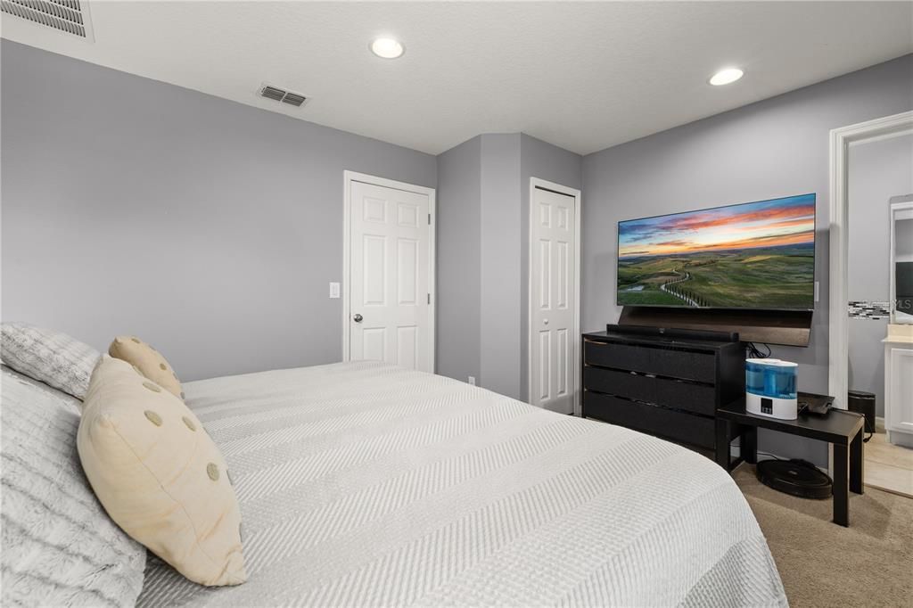 For Sale: $319,990 (3 beds, 2 baths, 1470 Square Feet)