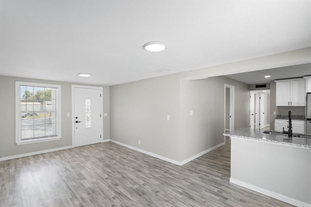 出租: $2,595 (3 贝兹, 2 浴室, 1196 平方英尺)