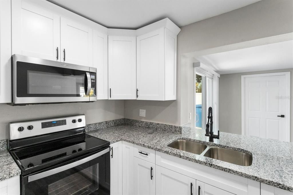 出租: $2,595 (3 贝兹, 2 浴室, 1196 平方英尺)