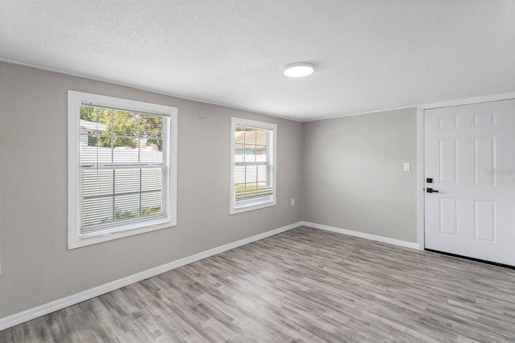 出租: $2,595 (3 贝兹, 2 浴室, 1196 平方英尺)