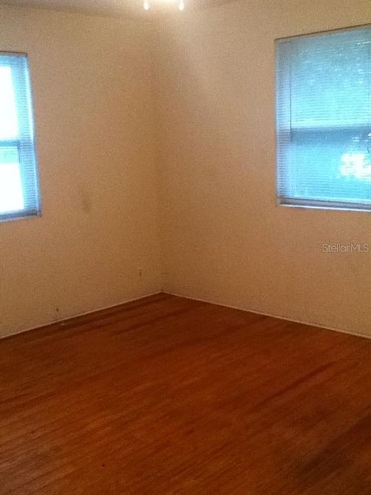 На продажу: $299,900 (3 спален, 2 ванн, 1422 Квадратных фут)