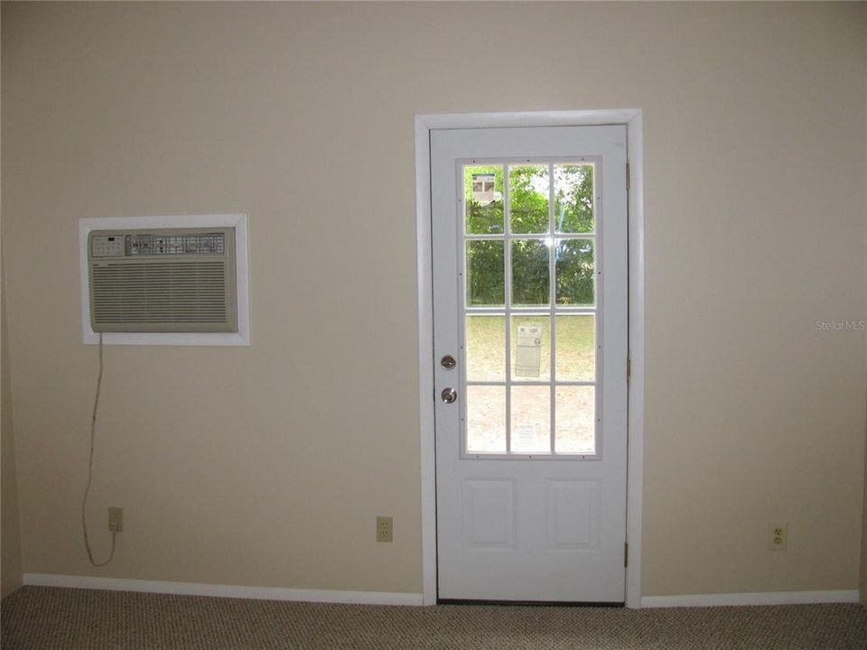 На продажу: $299,900 (3 спален, 2 ванн, 1422 Квадратных фут)