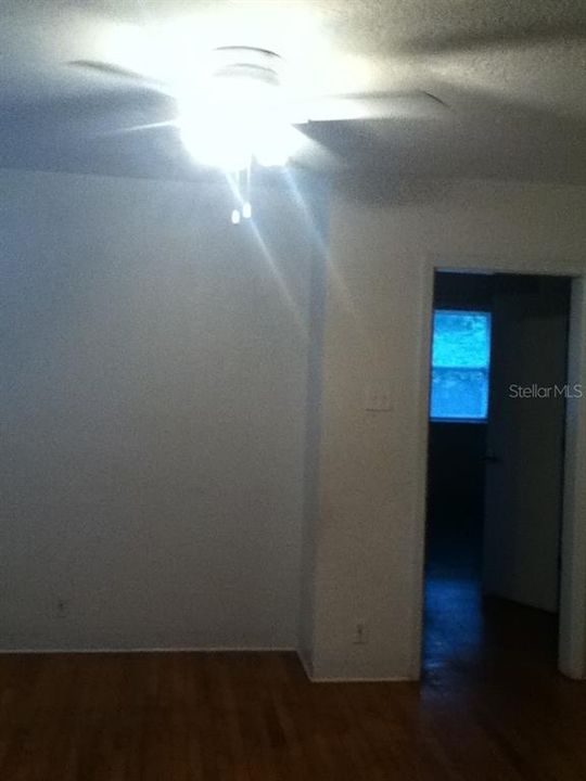 На продажу: $299,900 (3 спален, 2 ванн, 1422 Квадратных фут)