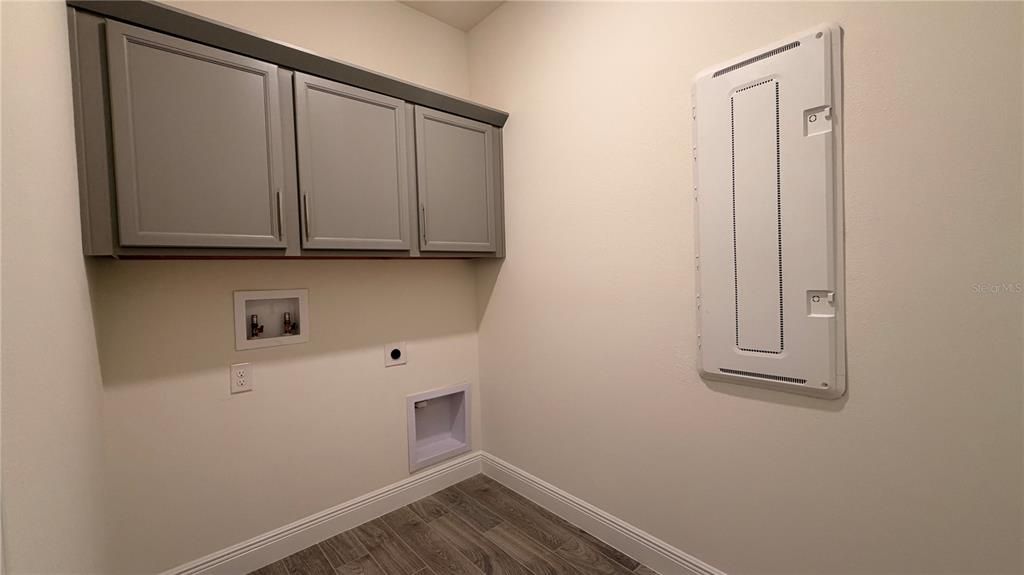 На продажу: $300,015 (3 спален, 2 ванн, 1433 Квадратных фут)