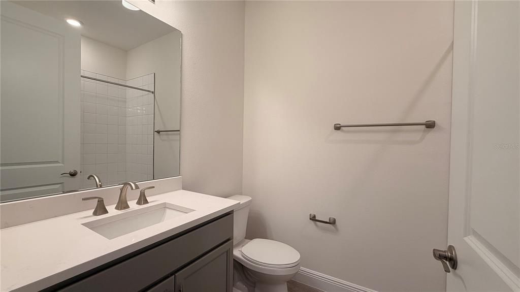 На продажу: $300,015 (3 спален, 2 ванн, 1433 Квадратных фут)