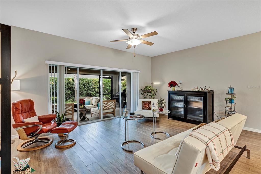 待售: $350,000 (3 贝兹, 2 浴室, 1710 平方英尺)