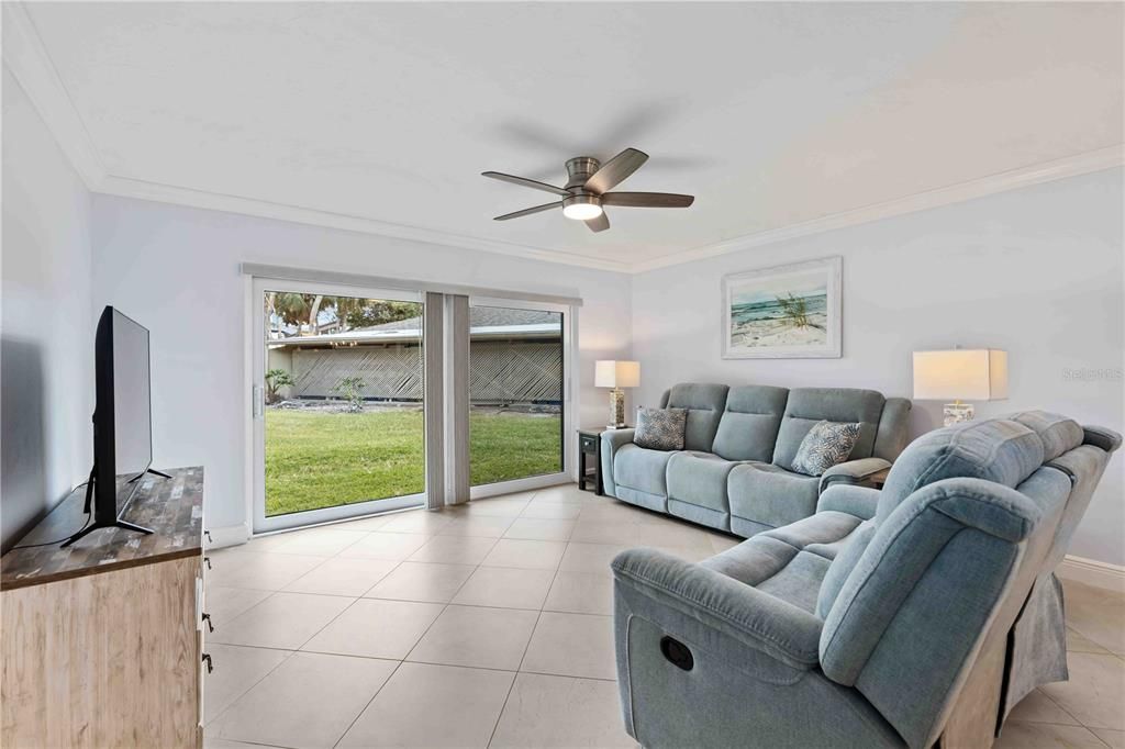 На продажу: $629,000 (2 спален, 2 ванн, 1173 Квадратных фут)