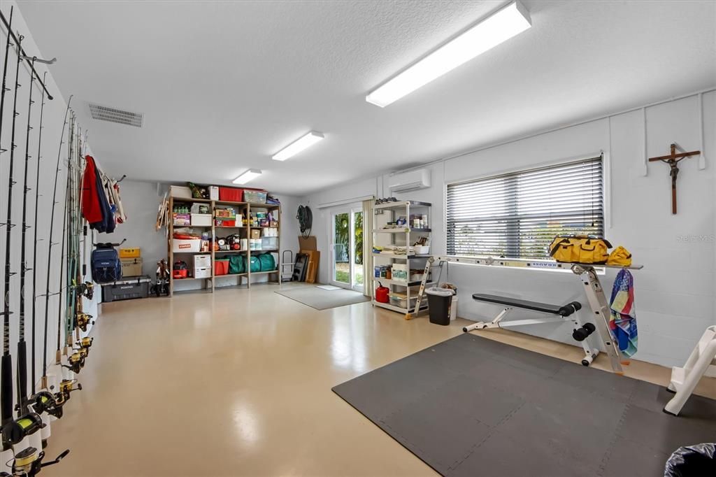 For Sale: $1,200,000 (3 beds, 2 baths, 1972 Square Feet)