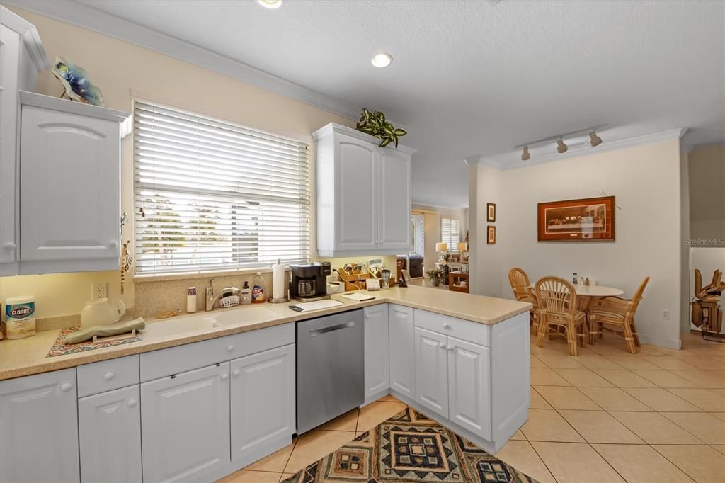 For Sale: $1,200,000 (3 beds, 2 baths, 1972 Square Feet)