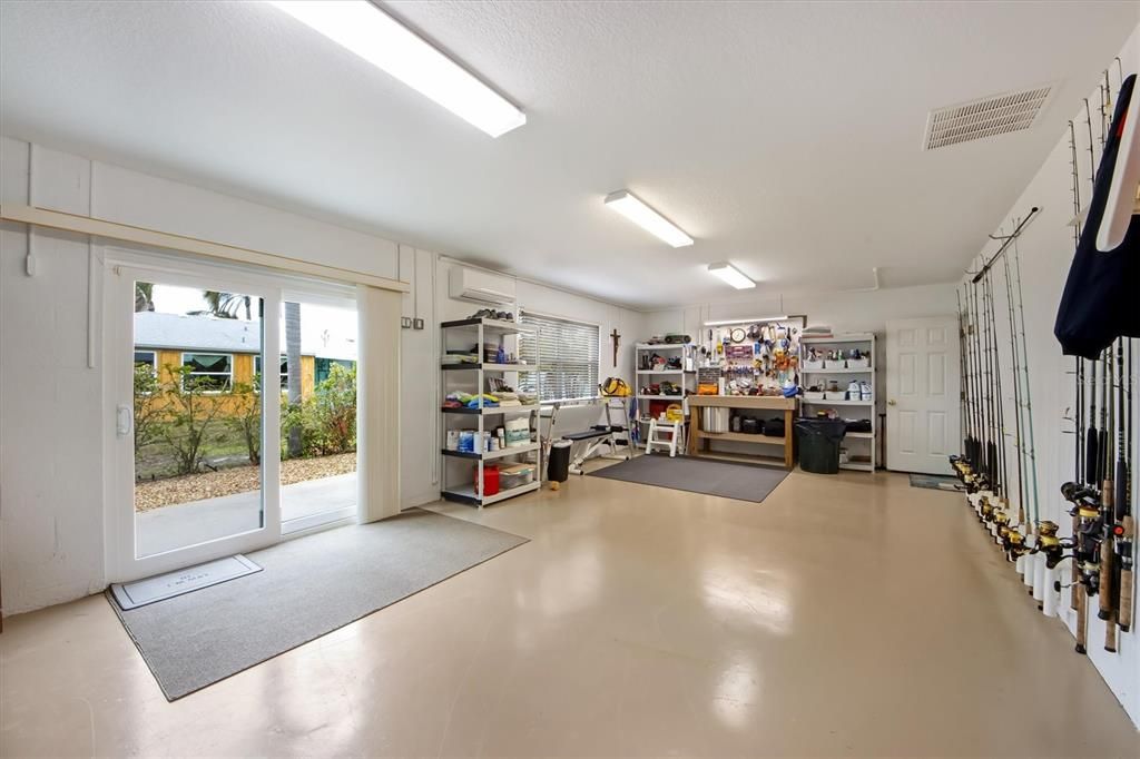 For Sale: $1,200,000 (3 beds, 2 baths, 1972 Square Feet)