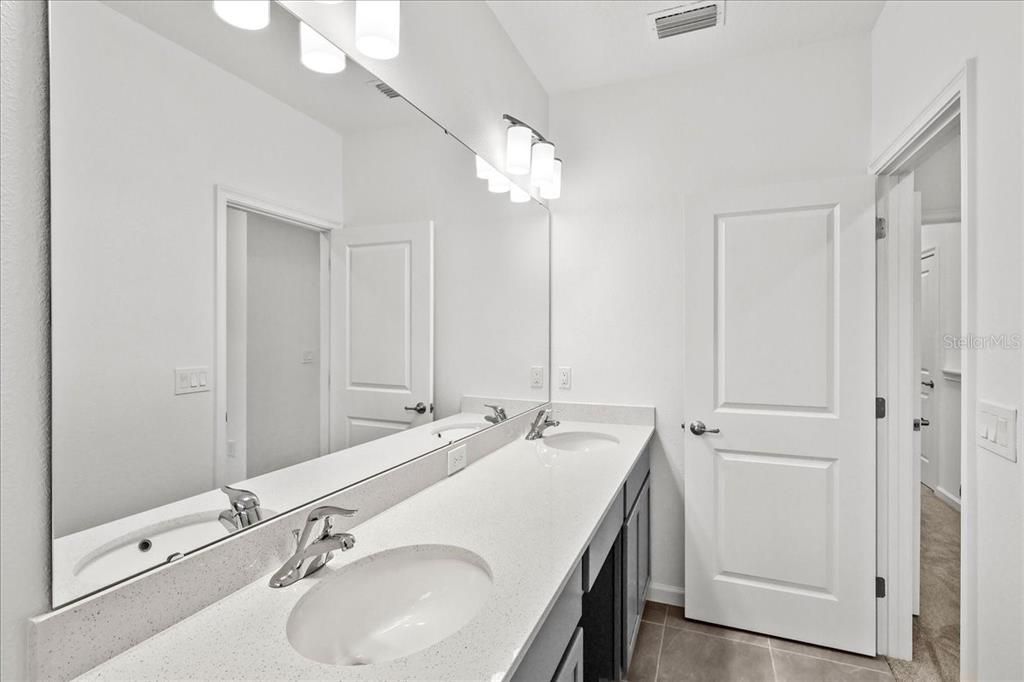 For Sale: $845,000 (5 beds, 5 baths, 1918 Square Feet)