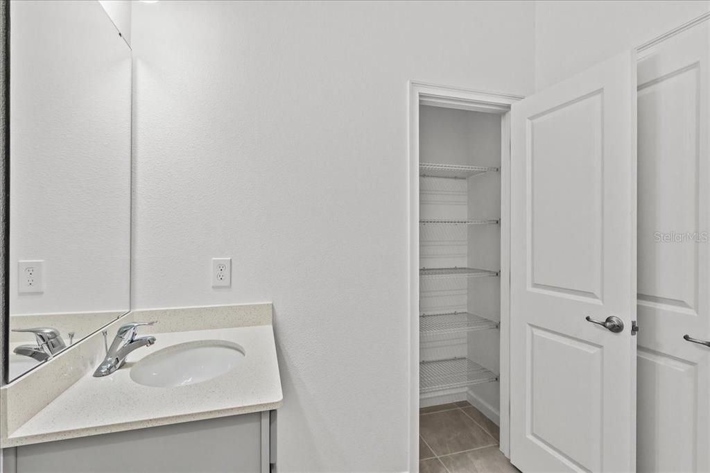 For Sale: $845,000 (5 beds, 5 baths, 1918 Square Feet)