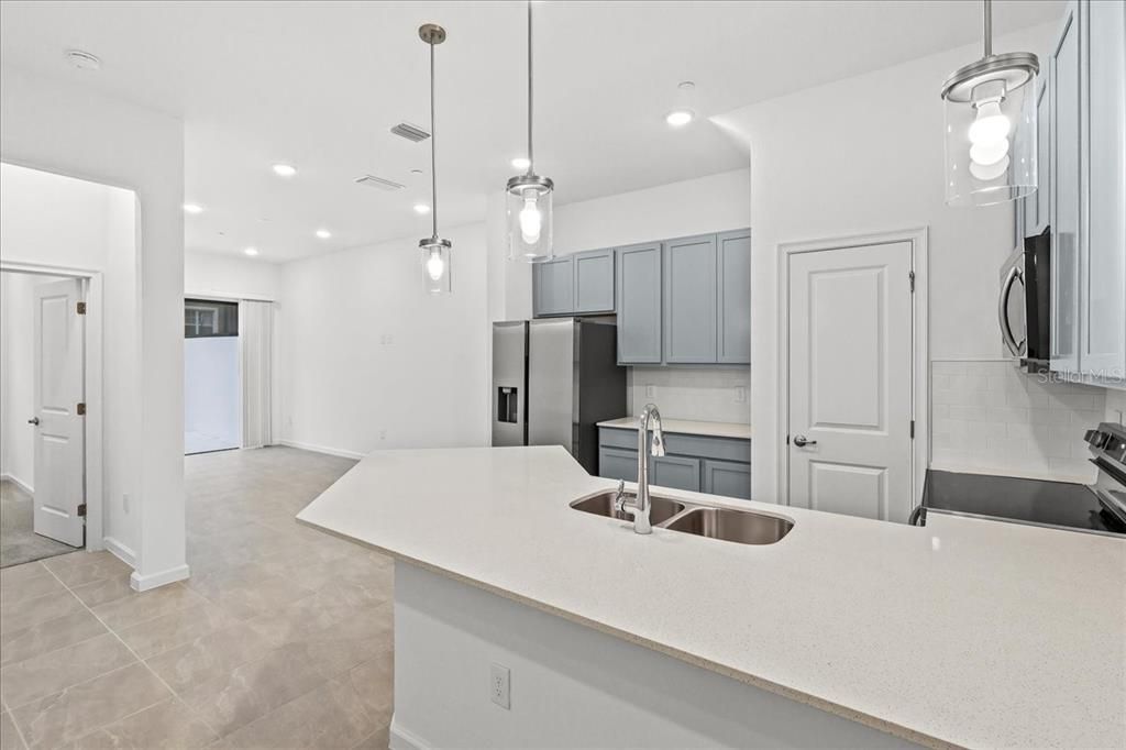 For Sale: $845,000 (5 beds, 5 baths, 1918 Square Feet)