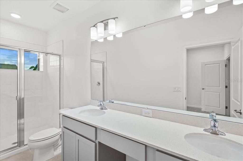 For Sale: $845,000 (5 beds, 5 baths, 1918 Square Feet)