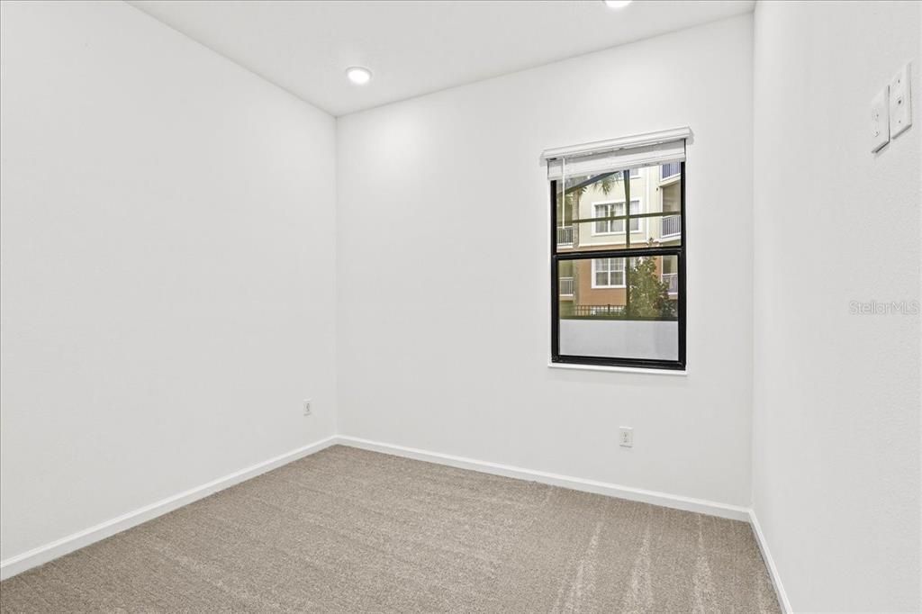 For Sale: $845,000 (5 beds, 5 baths, 1918 Square Feet)