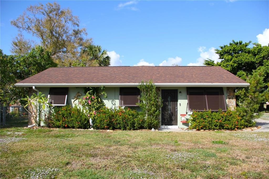 For Sale: $286,900 (3 beds, 2 baths, 1450 Square Feet)