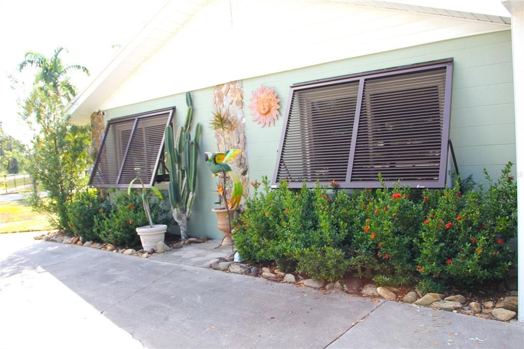 For Sale: $286,900 (3 beds, 2 baths, 1450 Square Feet)