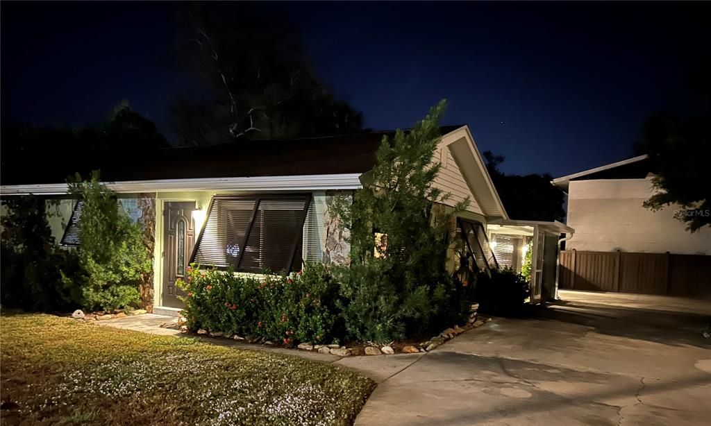 For Sale: $286,900 (3 beds, 2 baths, 1450 Square Feet)